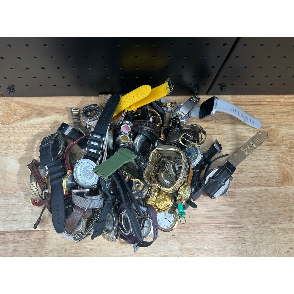 Mixed Lot of 50 Watches For Parts and Repair Only - Picture 2 of 5